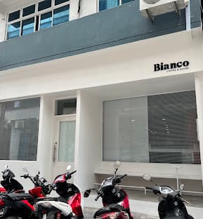 Bianco interior